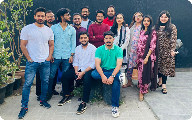 Team-DE-Lunch-Group-Image-Two Team-DE-Lunch-Group